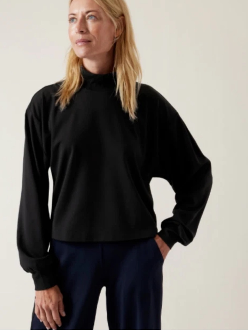 Athleta Venice Sweatshirt Black Funnel Mock Neck Cropped Pullover 2X Athleisure